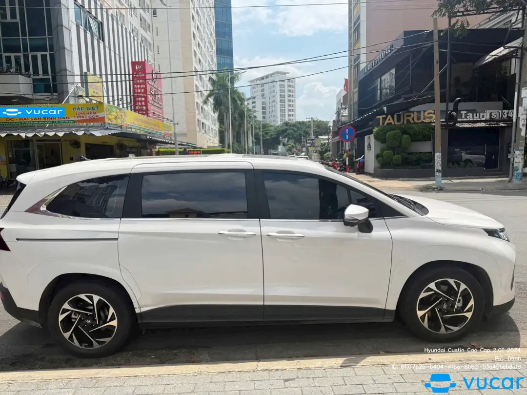 Ảnh xe Hyundai Custin Cao Cấp 2.0T 2024 - ảnh 2