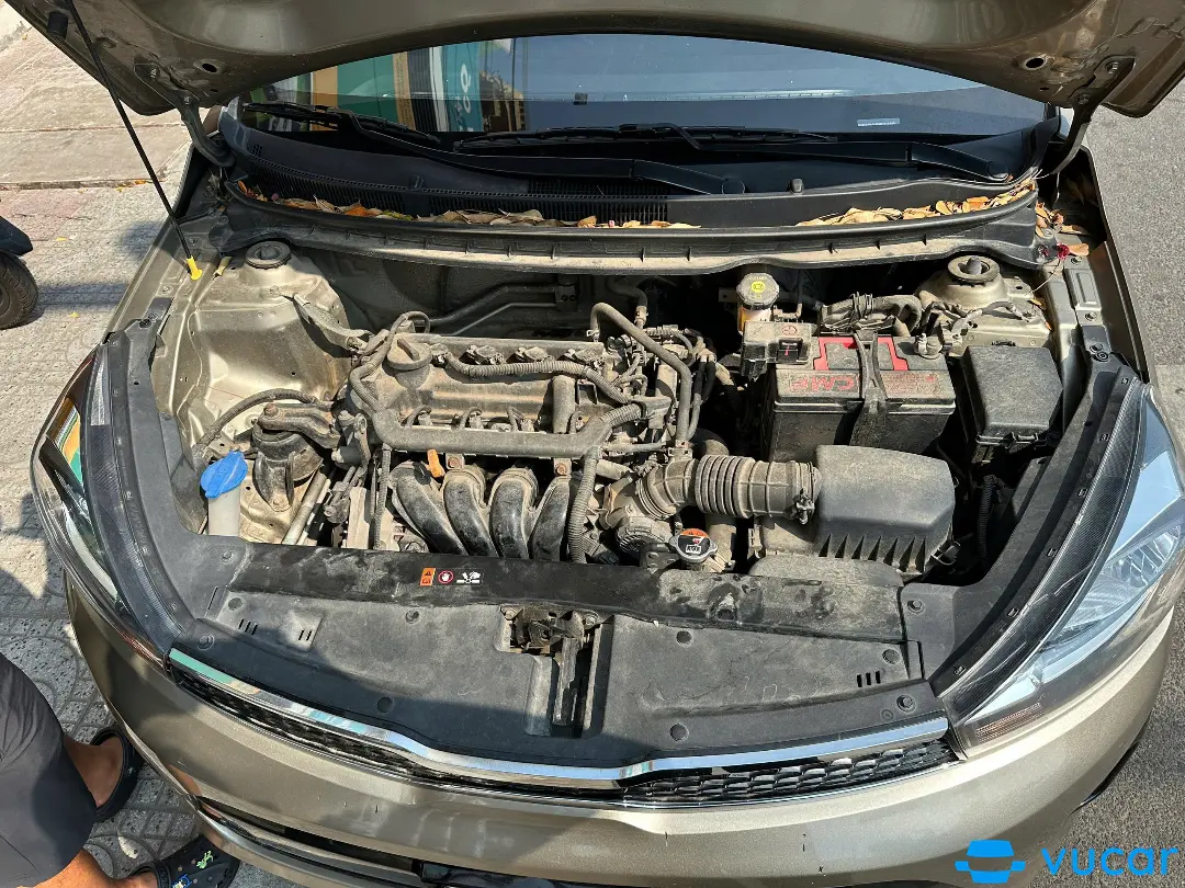 Kia Soluto 1.4 AT Deluxe 2021 - Khoang động cơ 2