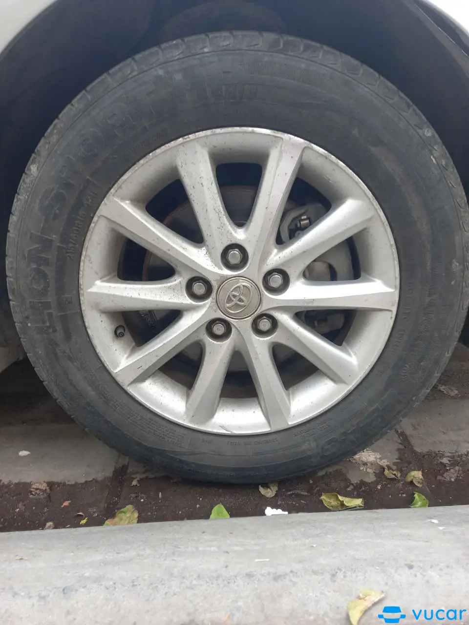 Toyota Camry 2.4 2010 - Ngoại thất 9