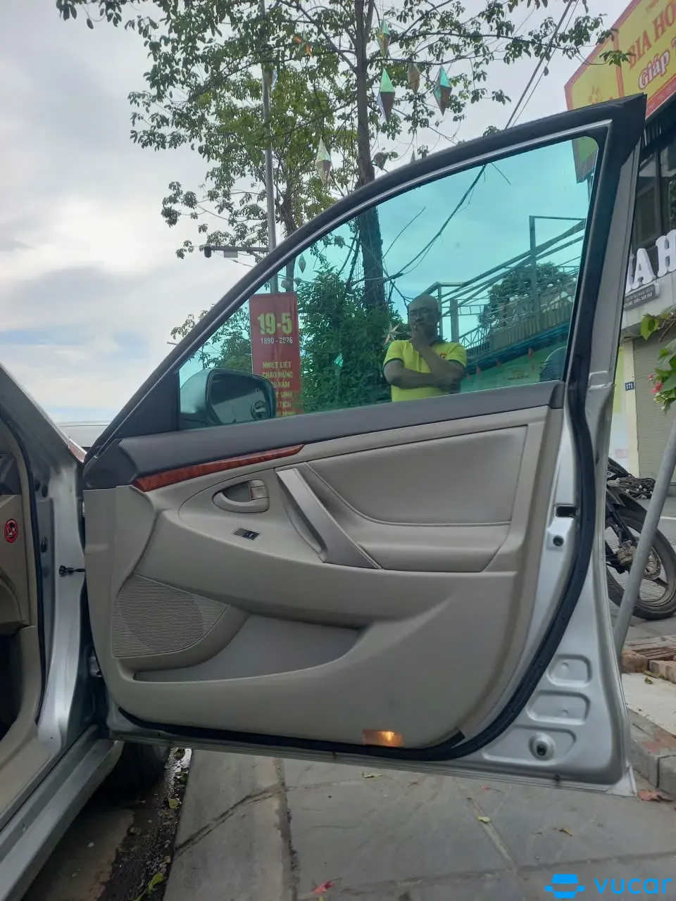 Toyota Camry 2.4 2010 - Ngoại thất 15