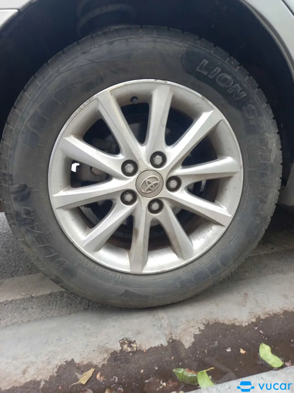 Toyota Camry 2.4 2010 - Ngoại thất 16