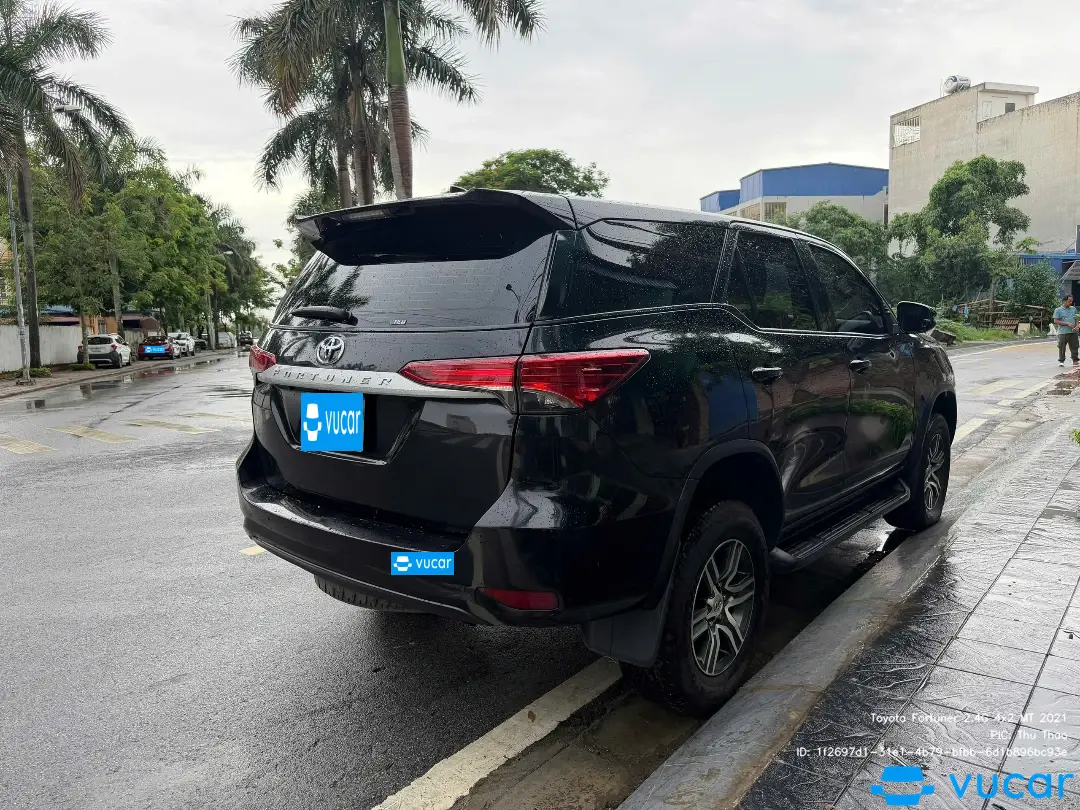 Ảnh xe Toyota Fortuner 2.4G 4x2 MT 2021 - ảnh 2