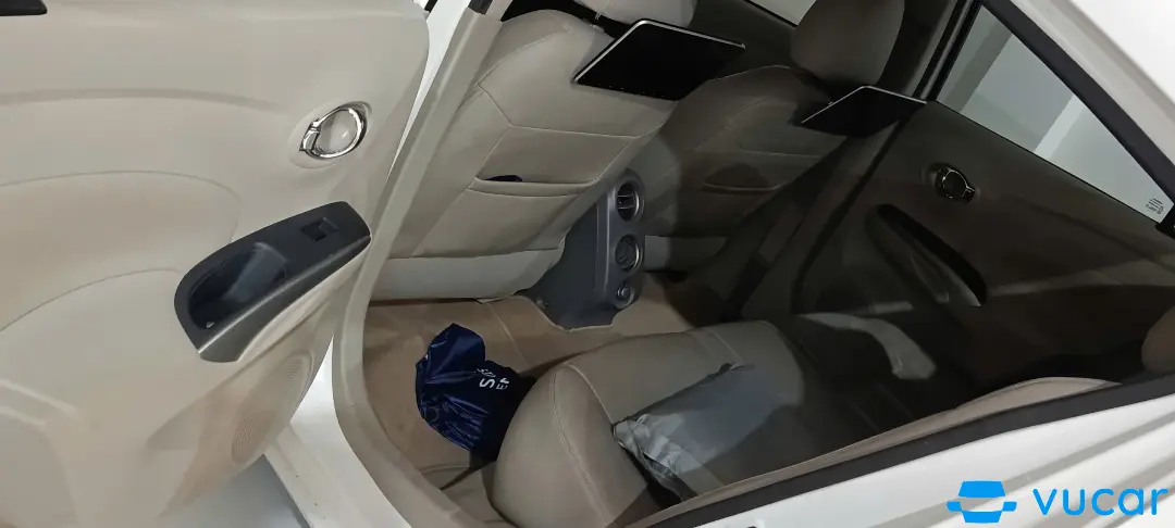 Nissan Sunny XV 2014 - Nội thất 2