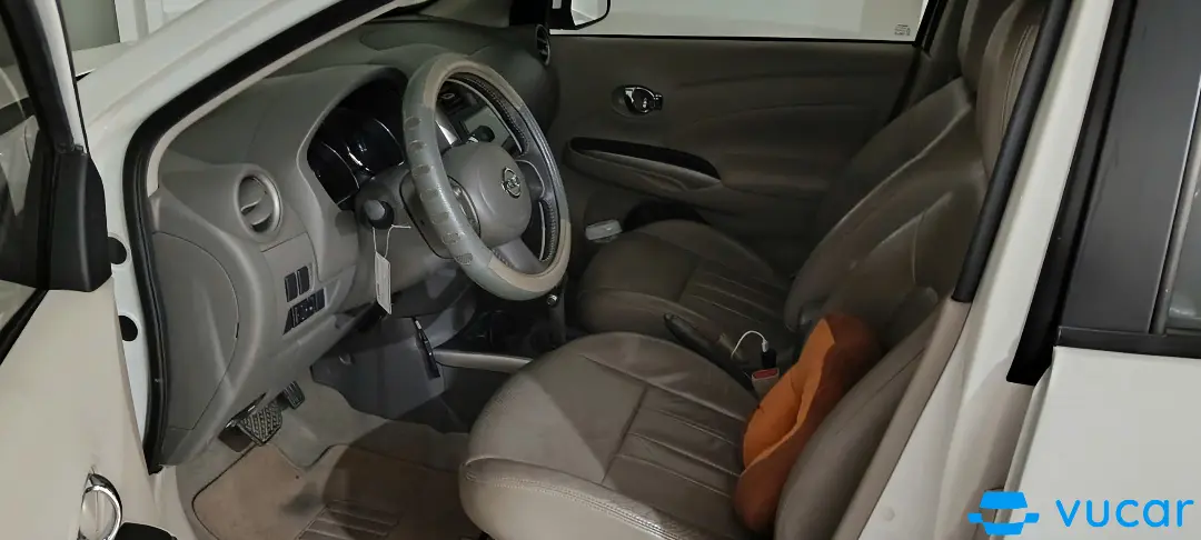Nissan Sunny XV 2014 - Nội thất 1