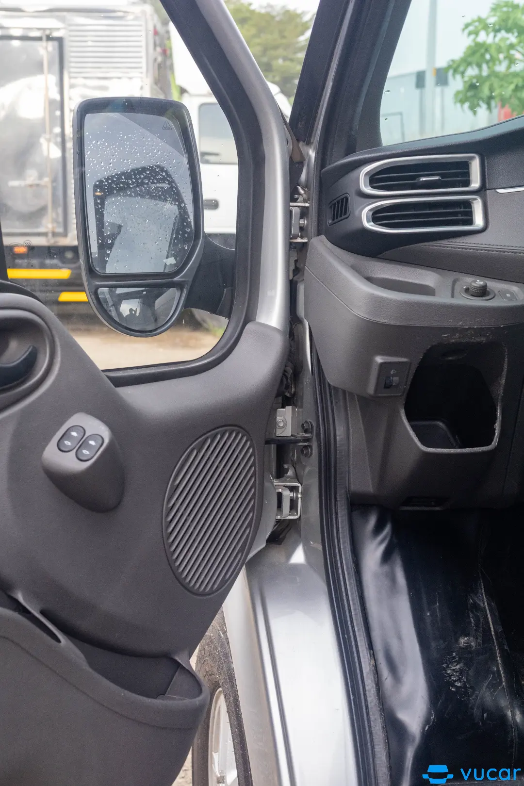 Ford Transit LUXURY 2023 - Nội thất 13