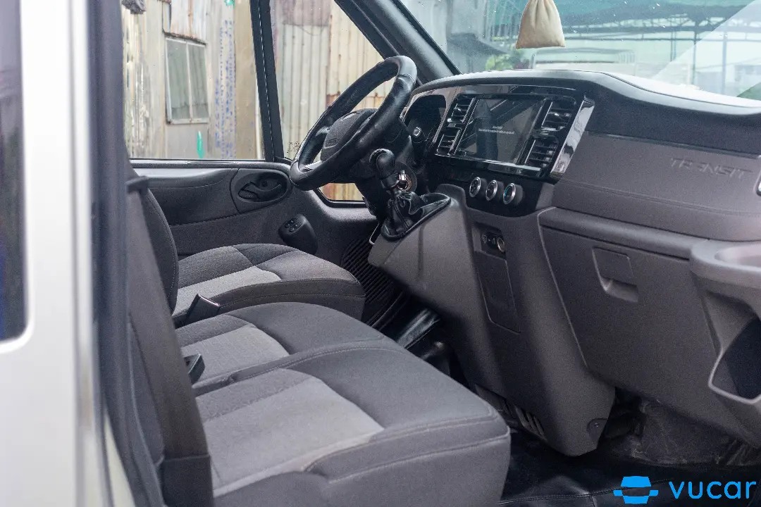 Ford Transit LUXURY 2023 - Nội thất 7