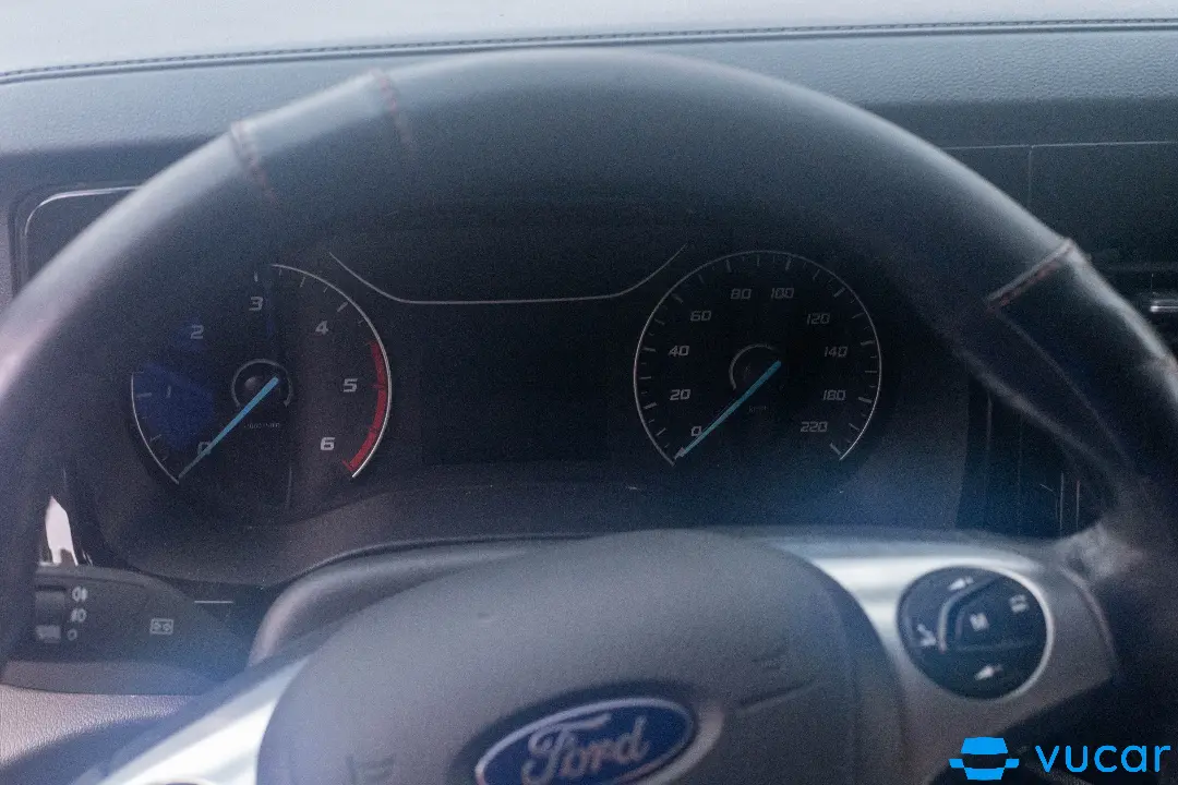 Ford Transit LUXURY 2023 - Nội thất 6