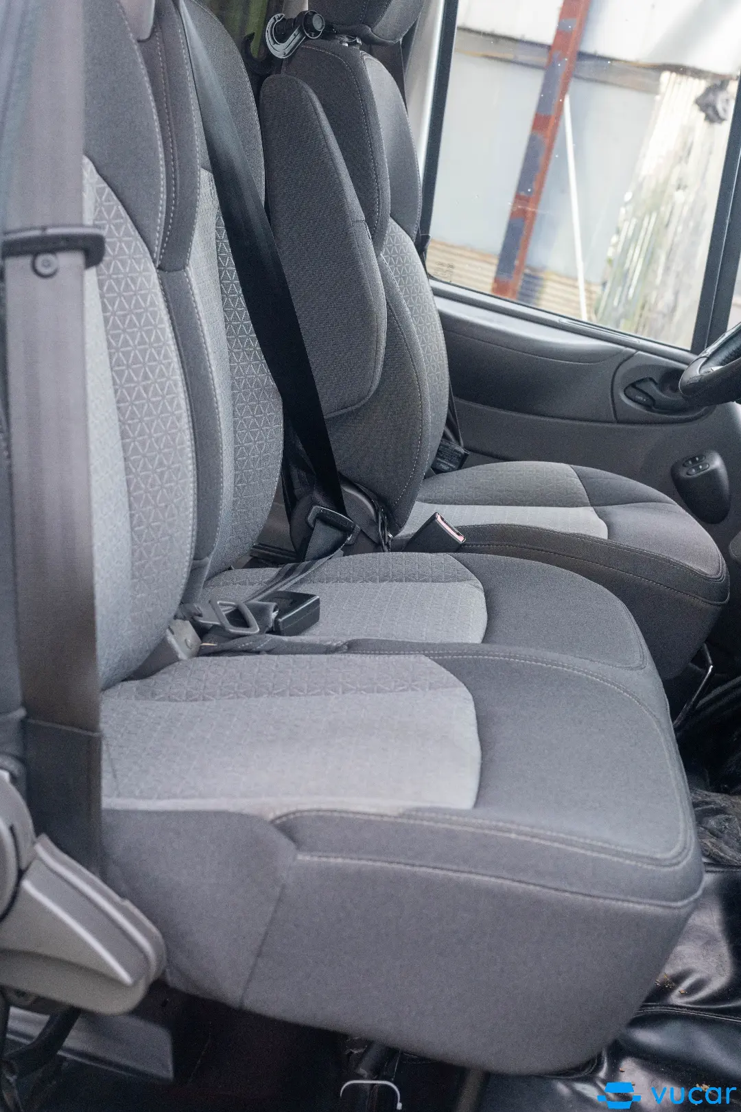 Ford Transit LUXURY 2023 - Nội thất 11