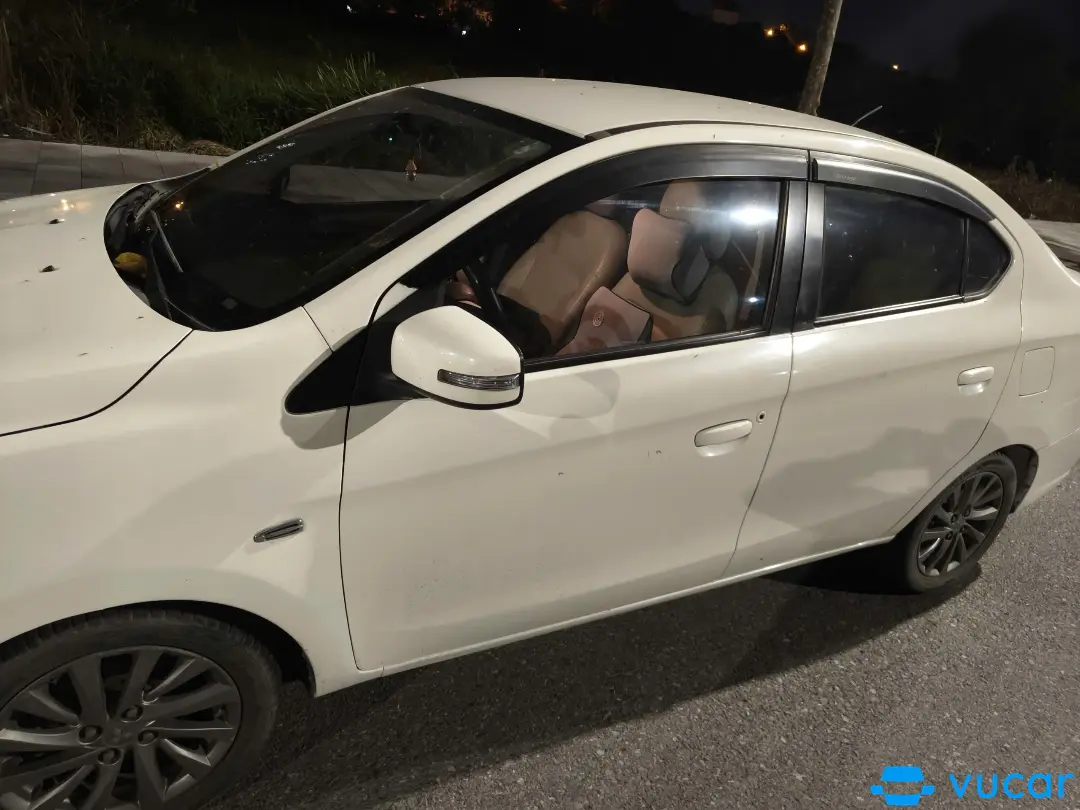 Mitsubishi Attrage 1.2 AT 2015 - Ngoại thất 4