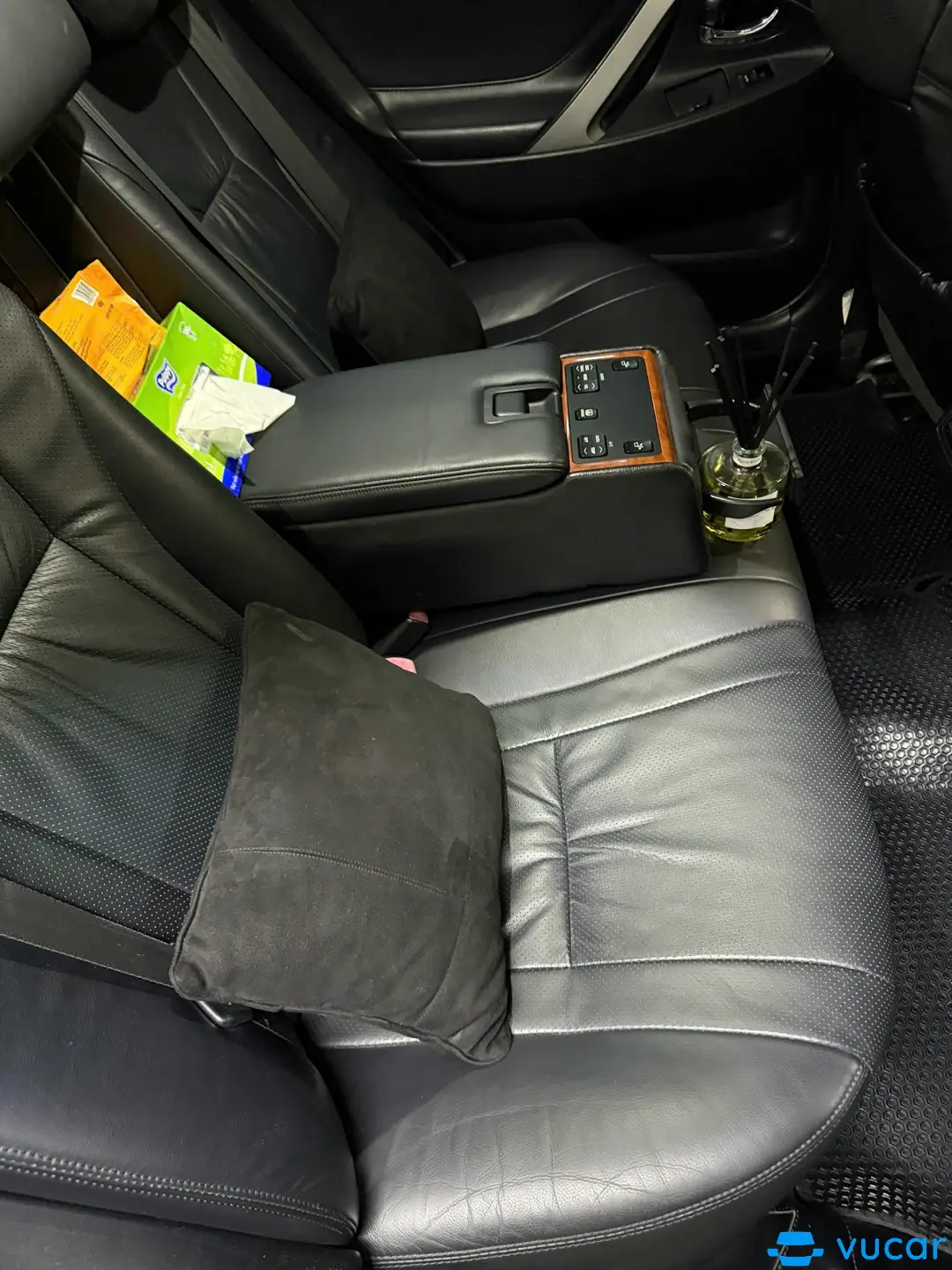 Toyota Camrry 3.5Q 2010 - Nội thất 5