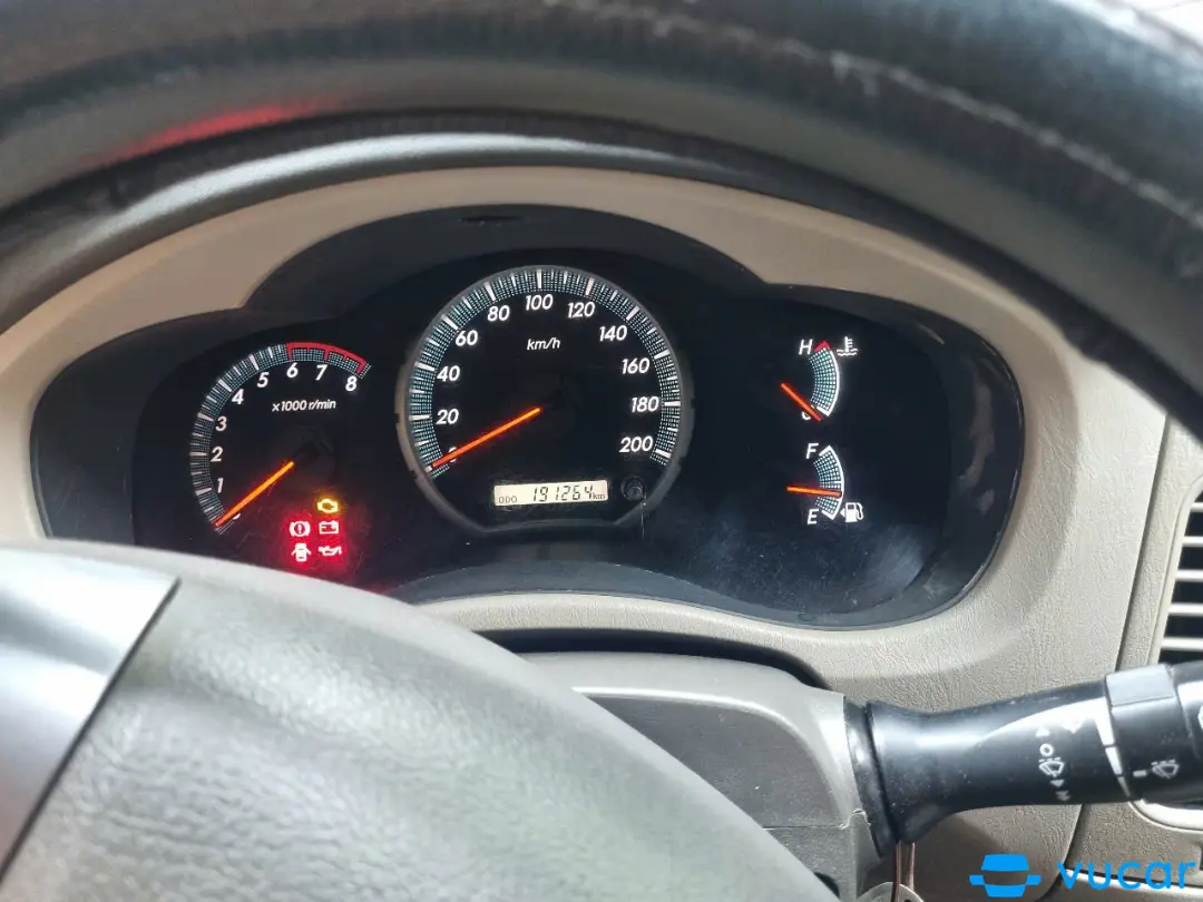 Toyota innova 2.0E 2015 - Nội thất 4