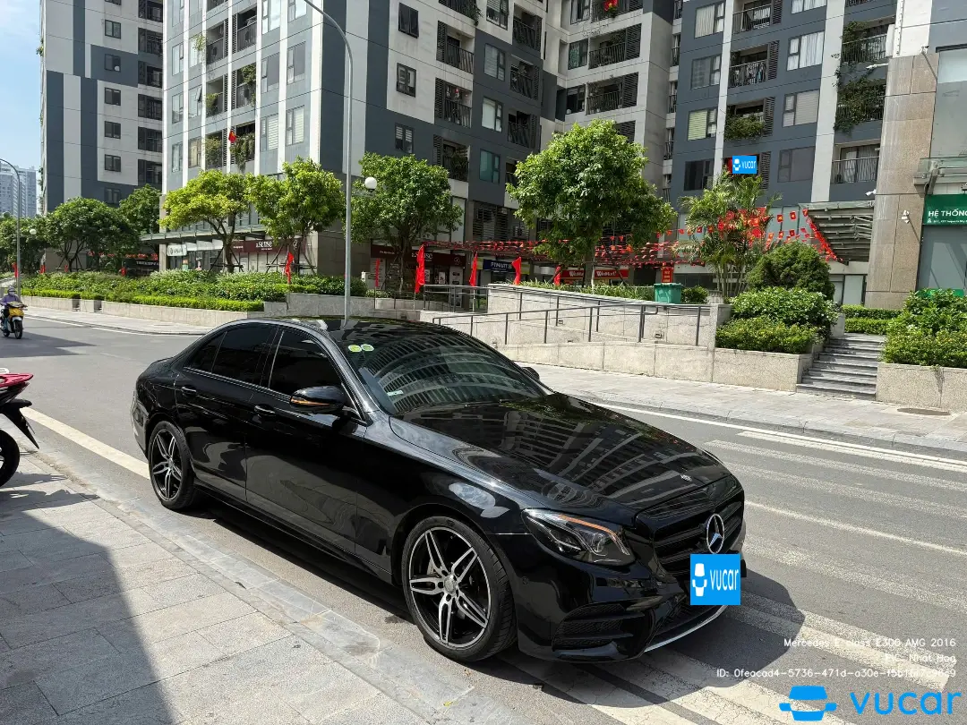 Mercedes E class E300 AMG 2016 - Ngoại thất 24