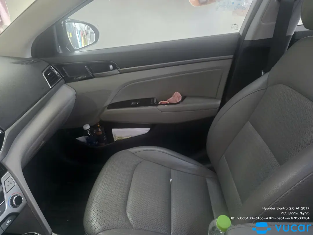 Hyundai Elantra 2.0 AT 2017 - Nội thất 16