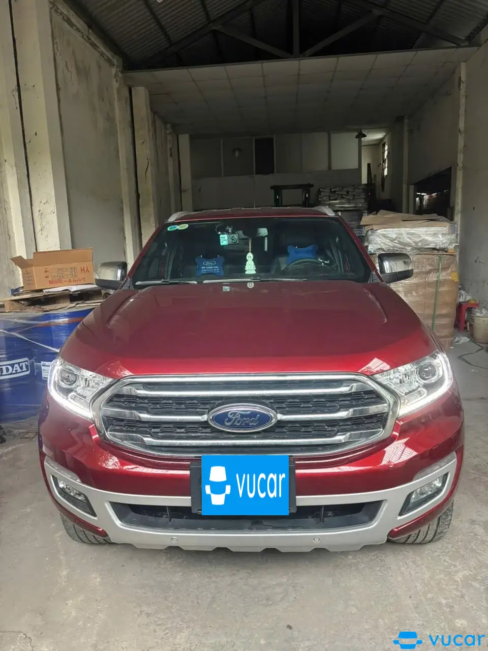 Ảnh xe Ford Everest Titanium 2.0L 4x2 AT 2019