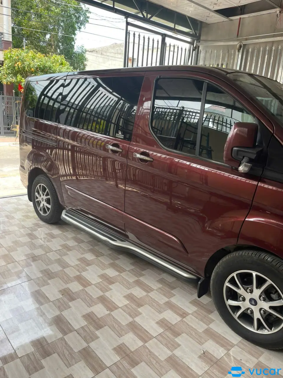 Ford Tourneo Titanium 2.0 AT 2019 - Ngoại thất 4