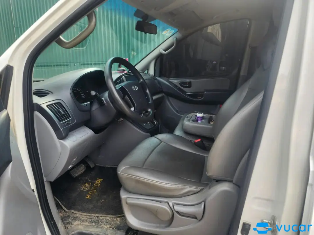 Hyundai Tải Van Đông lạnh - Nội thất 2