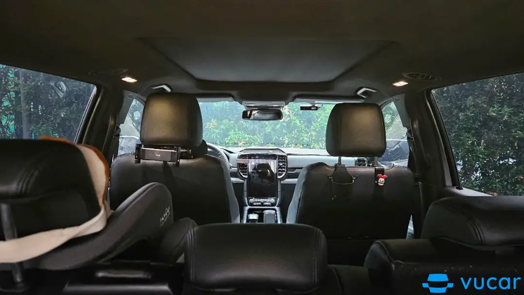 Ford Everest Titanium Plus 2.0L 4x4 AT 2023 - Nội thất 6