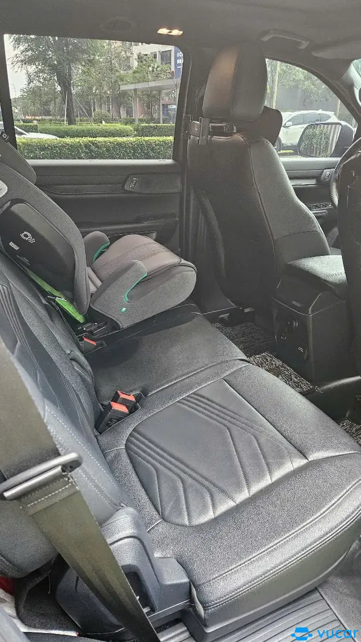 Ford Everest Titanium Plus 2.0L 4x4 AT 2023 - Nội thất 7