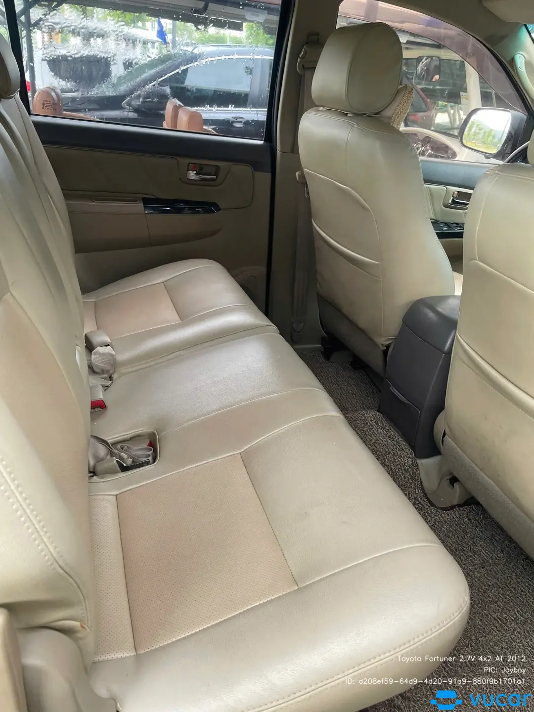 Toyota Fortuner 2.7V 4x2 AT 2012 - Nội thất 1