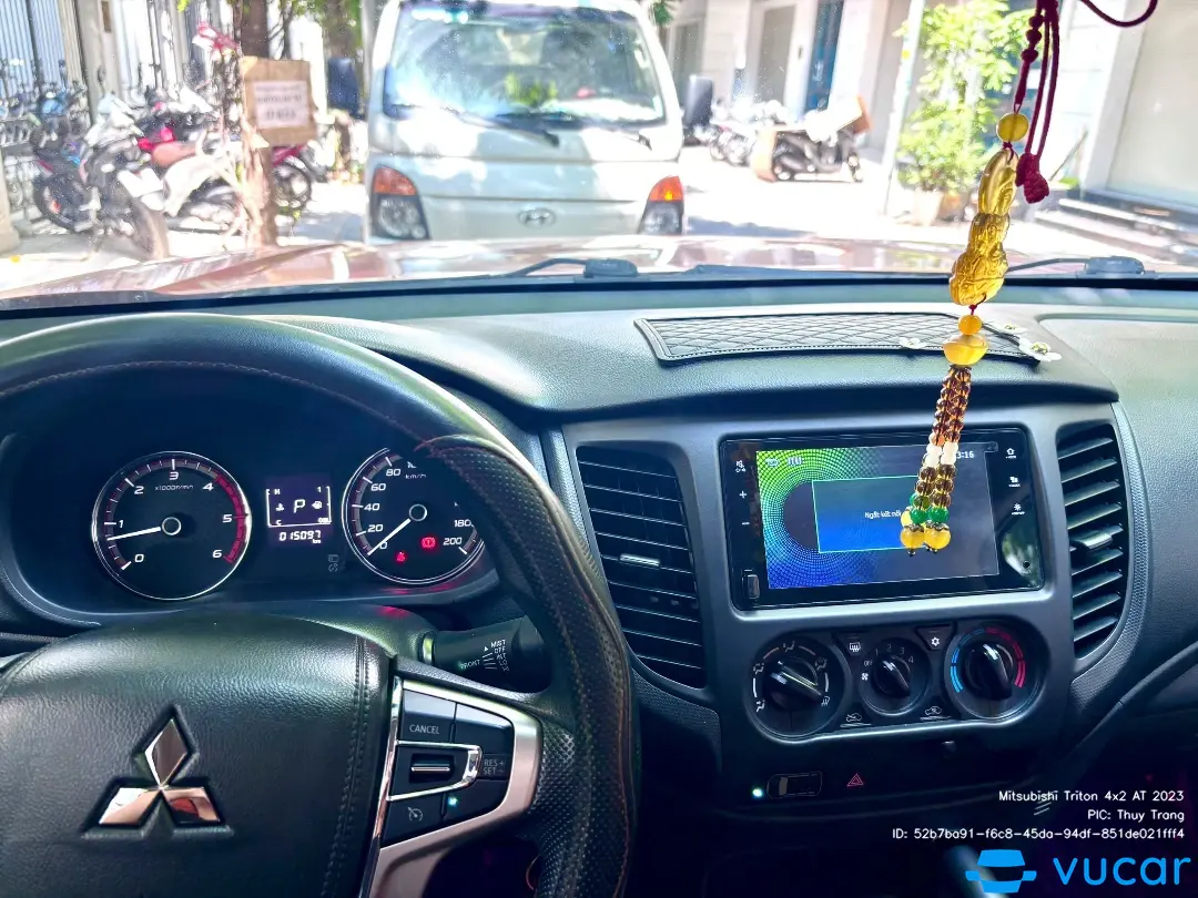 Mitsubishi Triton 4x2 AT 2023 - Nội thất 6