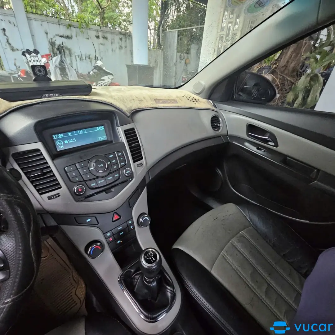 Chevrolet Cruze Số sàn 2015 - Nội thất 4