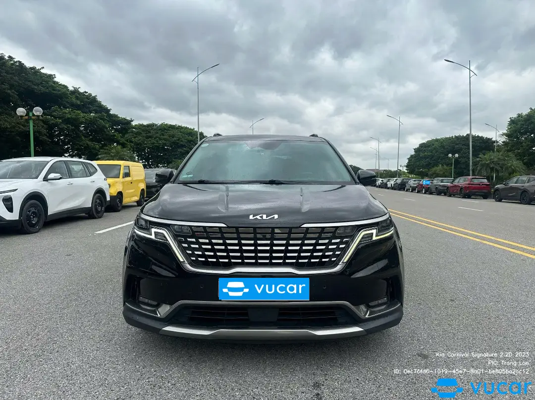 Kia Carnival Signature 2.2D 2023 - Ngoại thất 11