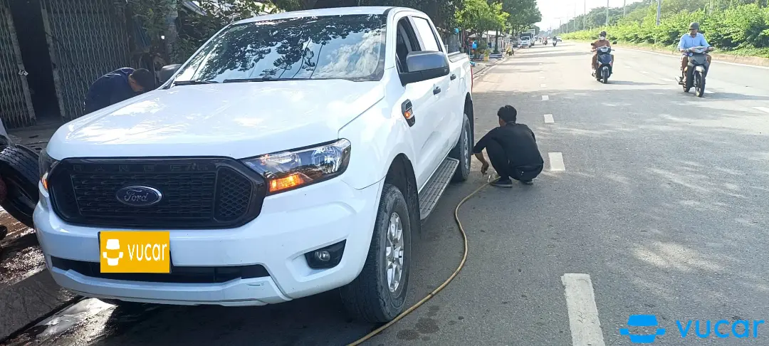 Ảnh xe Ford Ranger XLS 2.2L 4x2 AT 2022