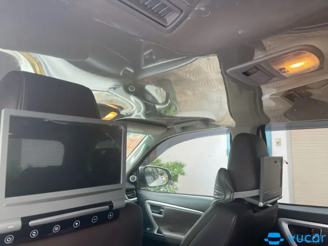 Toyota Fortuner 2.7V 4x2 AT 2018 - Nội thất 4