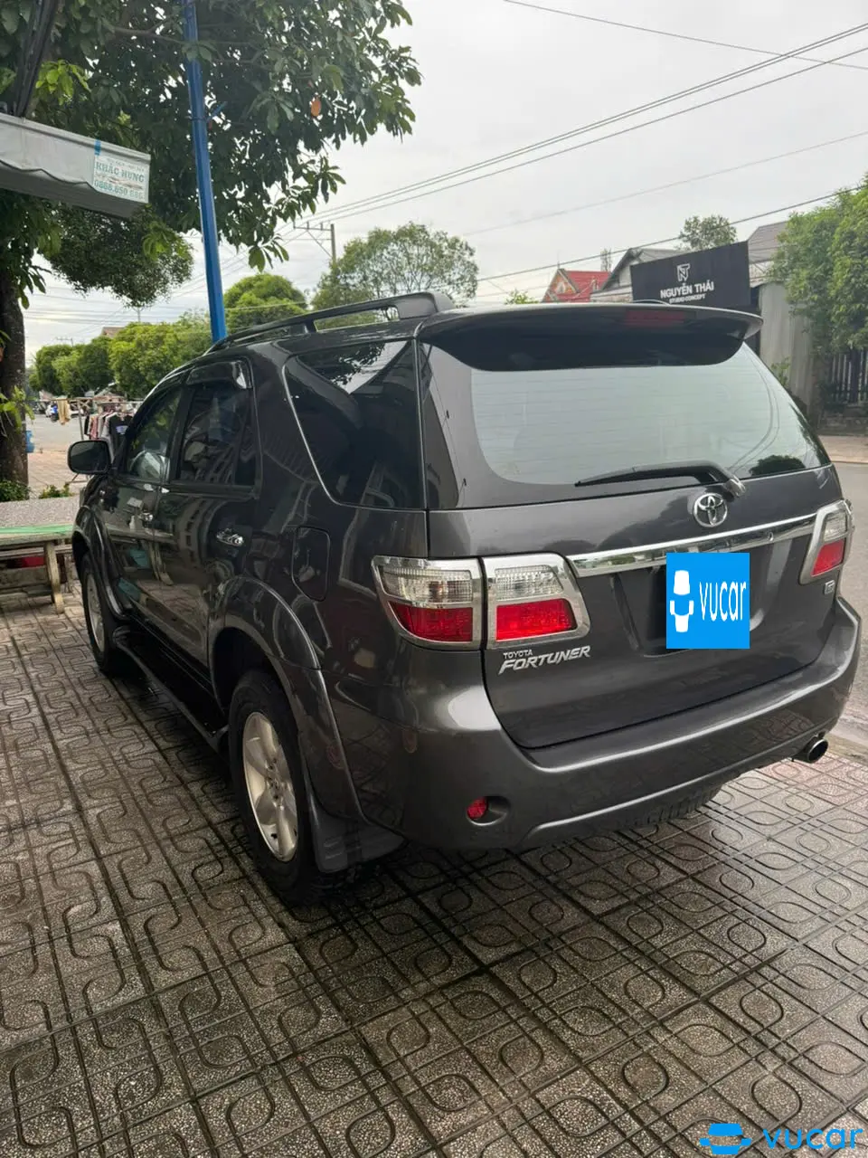 Toyota Fortuner 2011 - Ngoại thất 2