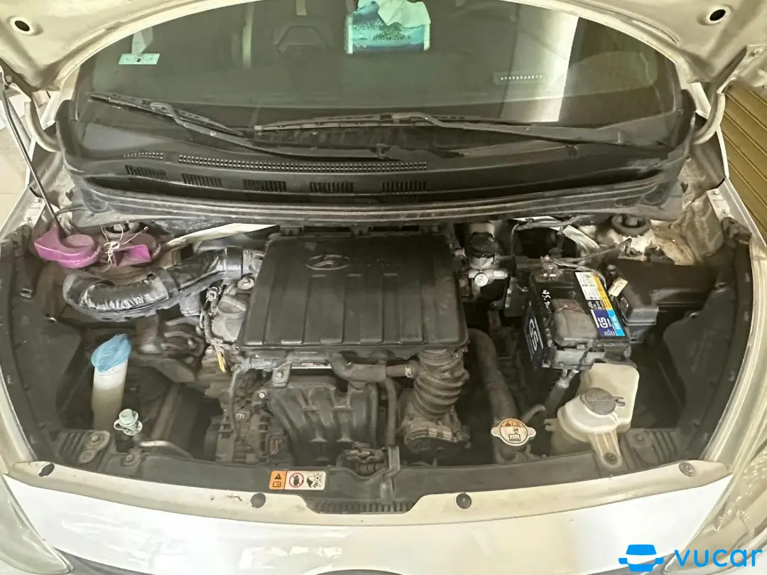 Hyundai I10 Grand 1.0 MT 2016 - Khoang động cơ 1