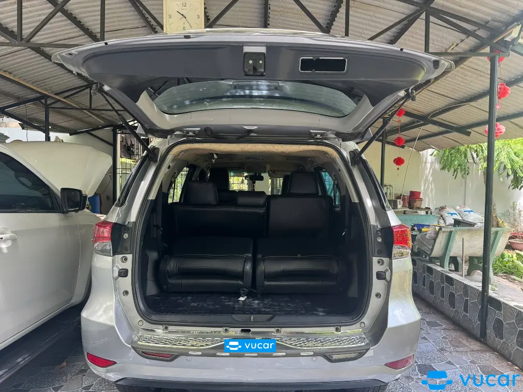 Toyota Fortuner 2.4G 4x2 MT 2017 - Nội thất 3