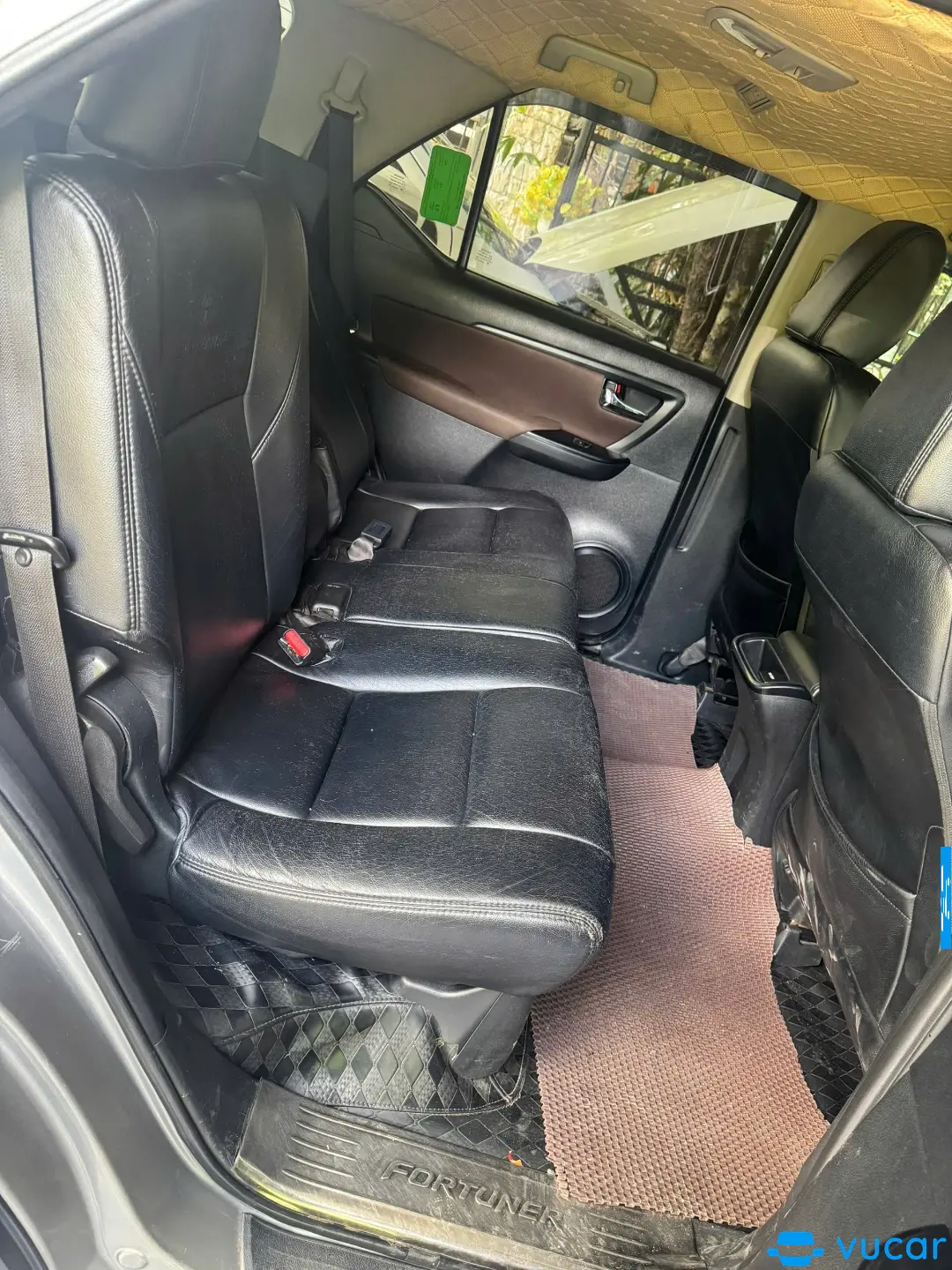 Toyota Fortuner 2.4G 4x2 MT 2017 - Nội thất 10