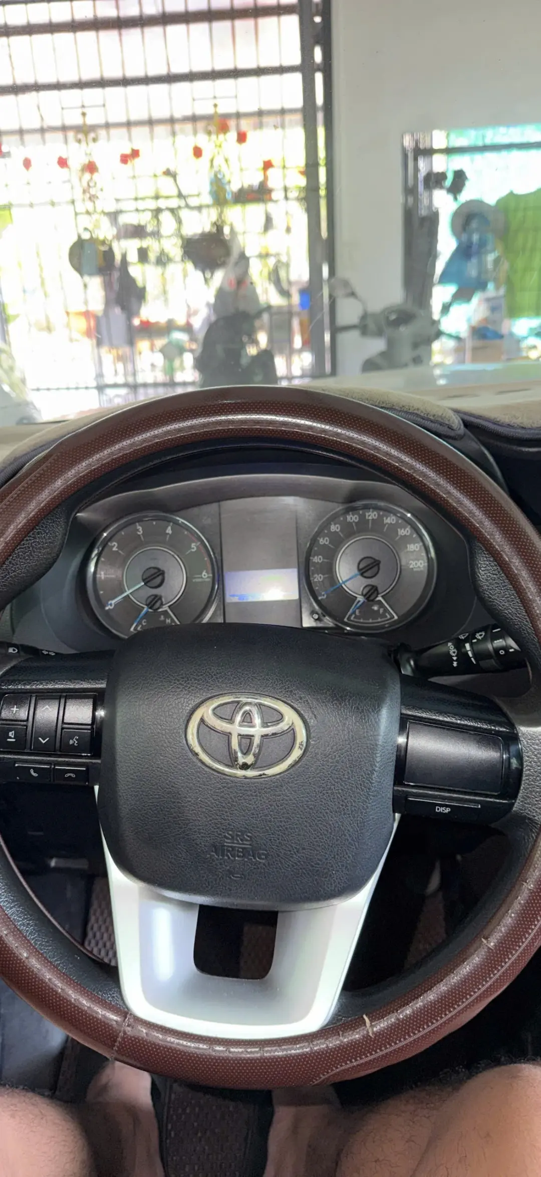 Toyota Fortuner 2.4G 4x2 MT 2017 - Nội thất 7
