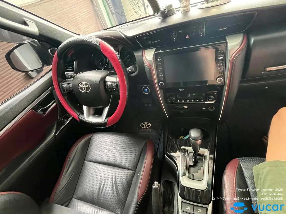 Toyota Fortuner 2.4G 4x2 AT Legender 2020 - Nội thất 3