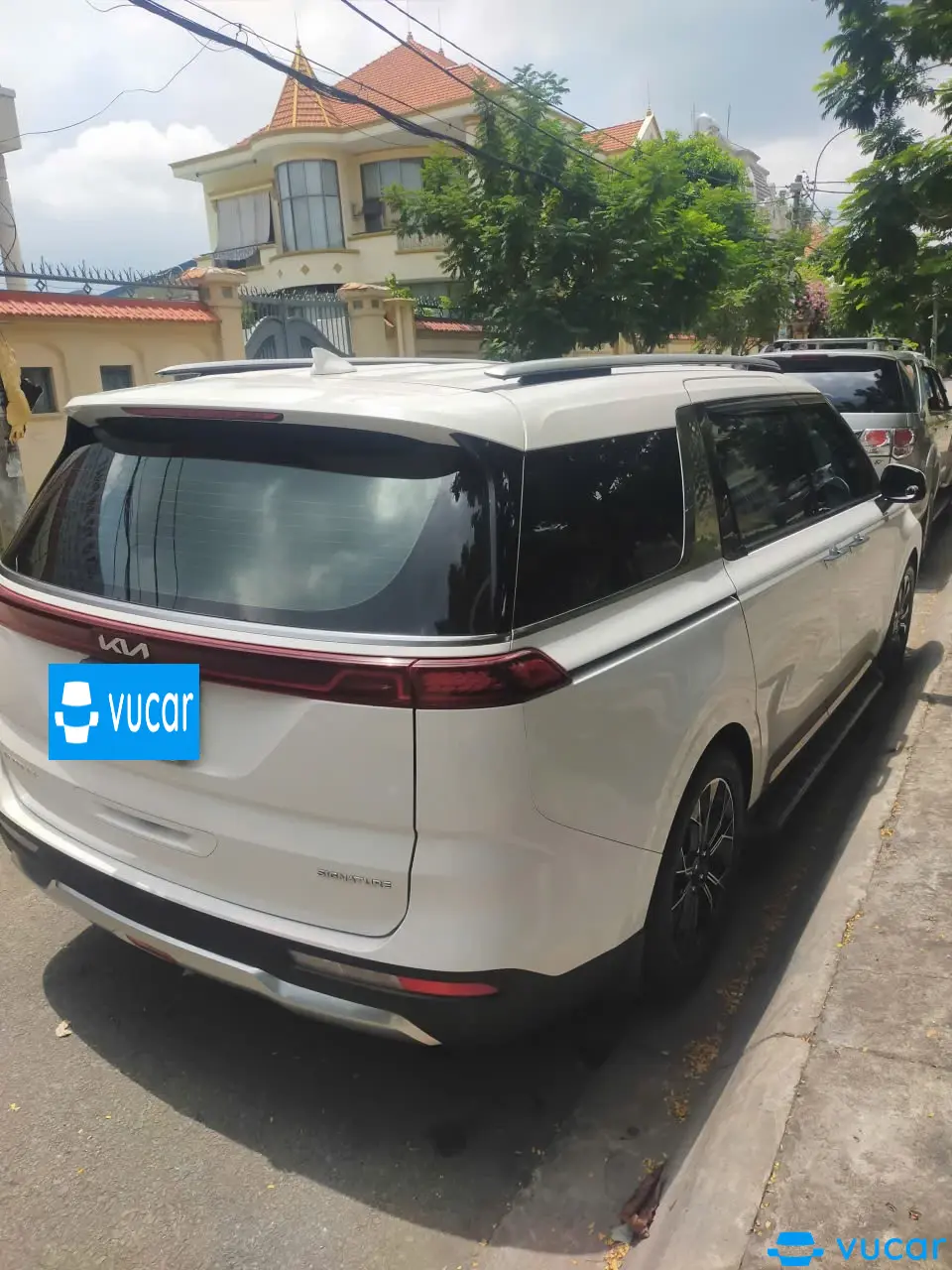Kia Carnival Signature 2.2D 2023 - Ngoại thất 6