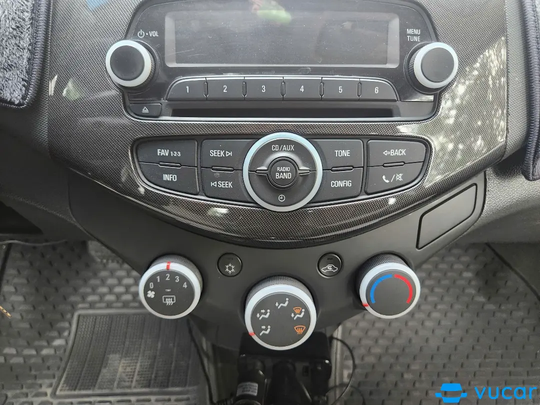 Chevrolet Spark LTZ 1.0 AT Zest 2015 - Nội thất 5