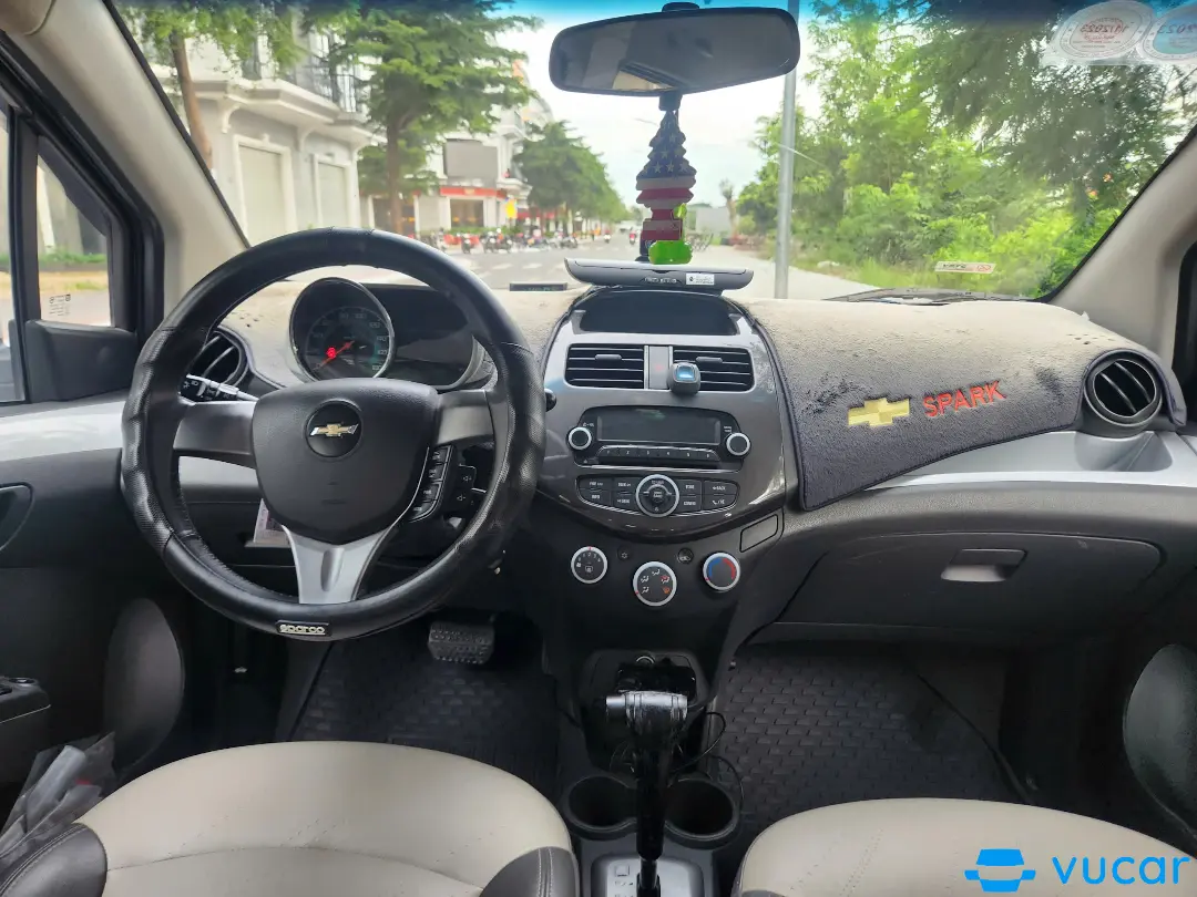 Chevrolet Spark LTZ 1.0 AT Zest 2015 - Nội thất 4