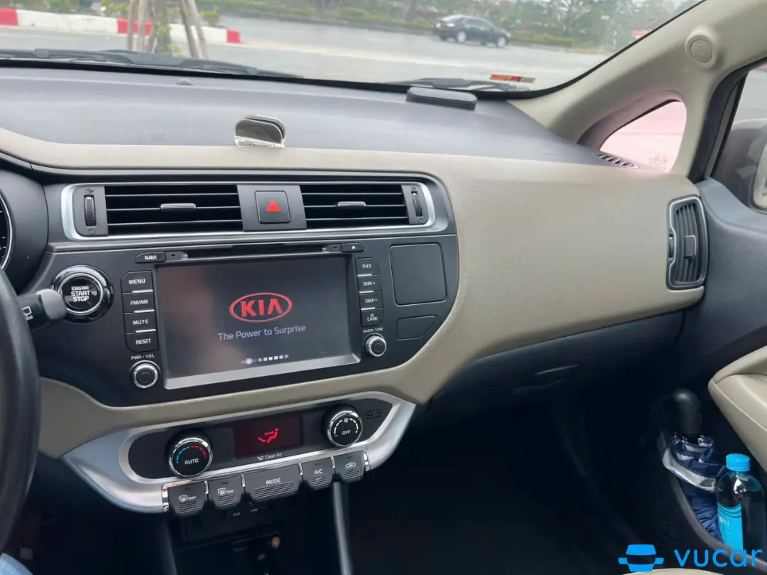Kia Rio 1.4 AT 2015 - Nội thất 7