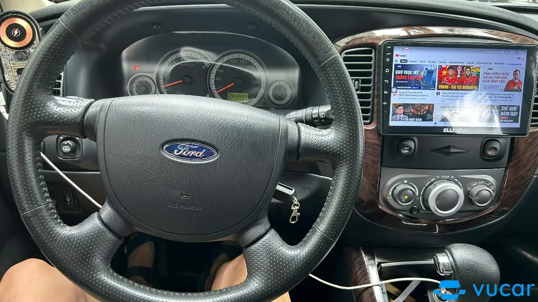 Ford Escape XLT 2.3L 4x4 AT 2010 - Nội thất 2
