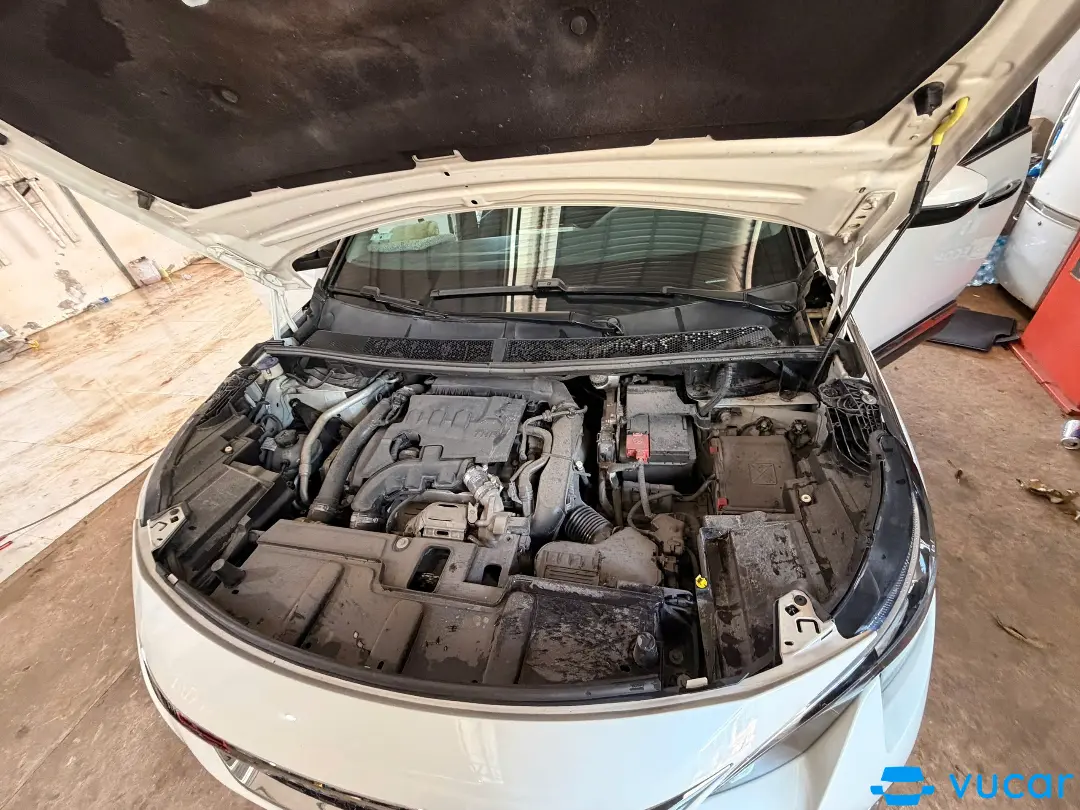 Peugeot 3008 2020 Allure 1.6 AT - Khoang động cơ 1
