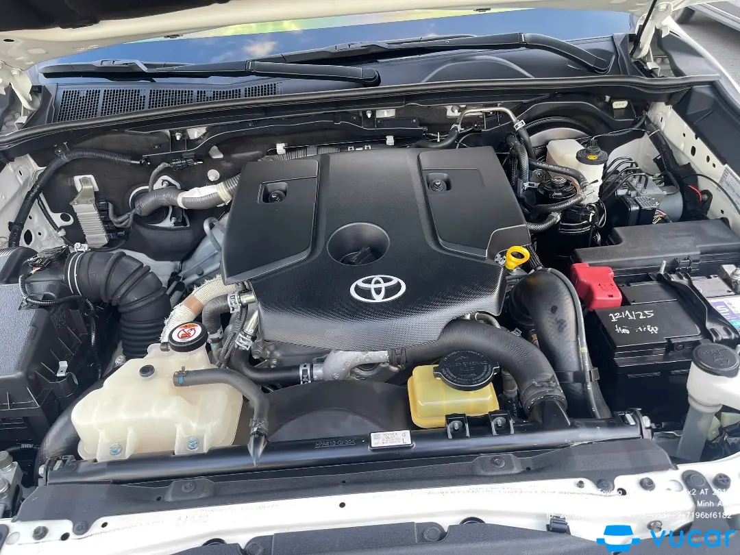 Toyota Fortuner 2.4G 4x2 AT 2018 - Khoang động cơ 1