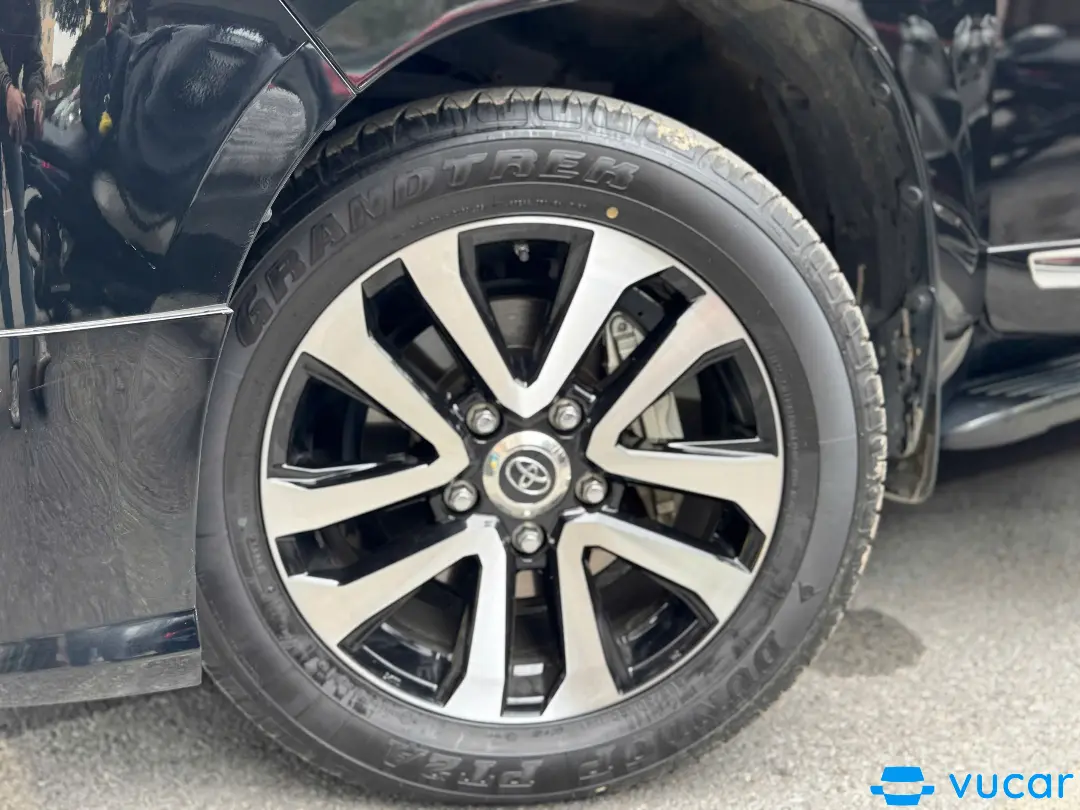 Toyota Land cruiser 4.6 V8 2019 - Ngoại thất 6