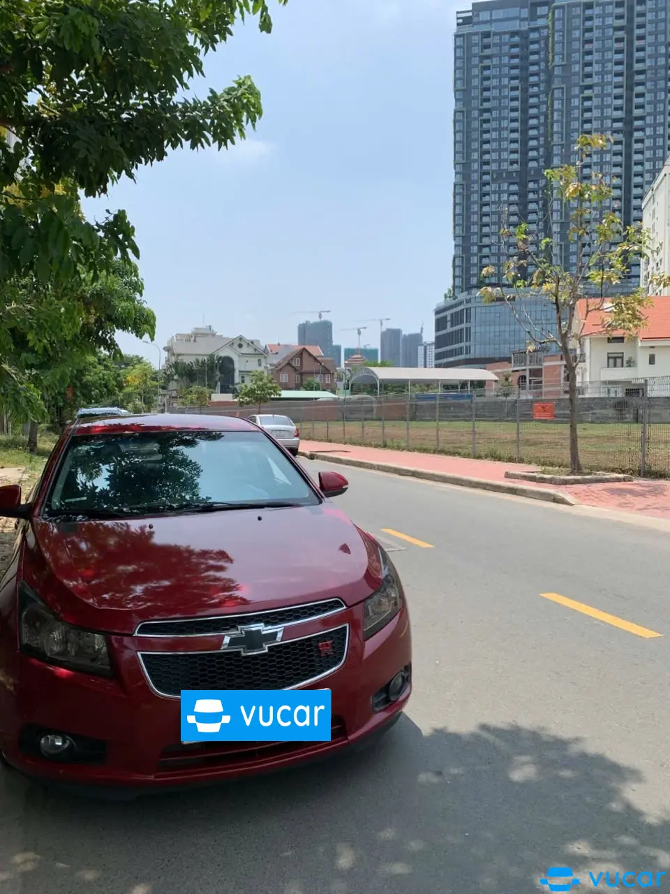Ảnh xe Cherolet cruze số sàn màu đỏ 2014