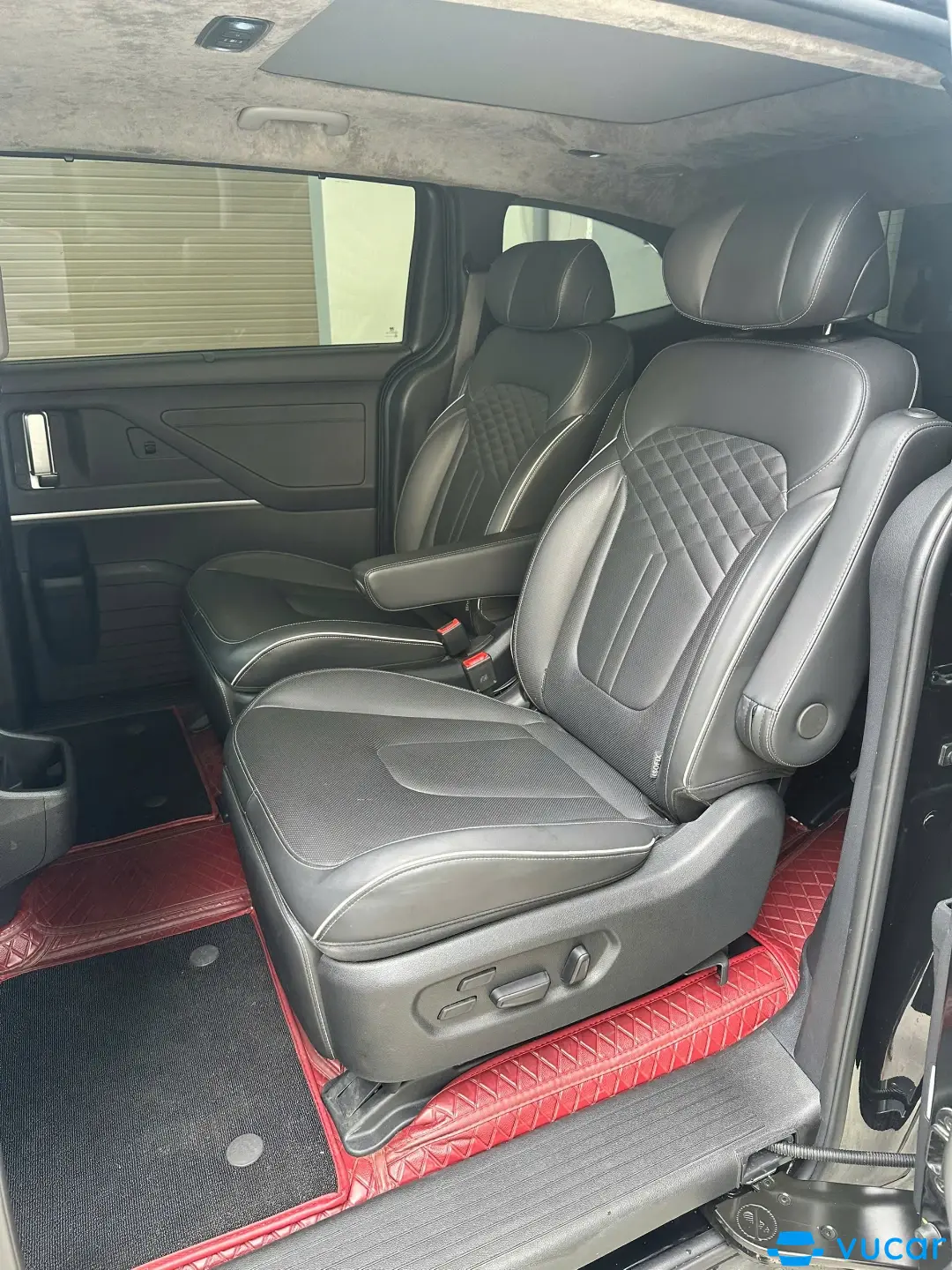 Hyundai Custin Cao Cấp 2.0 2024 - Nội thất 3