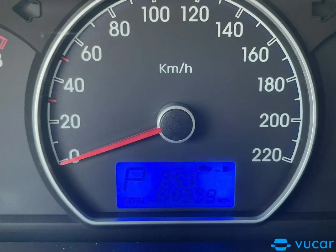 Hyundai Avante 1.6 AT 2011 - Nội thất 3