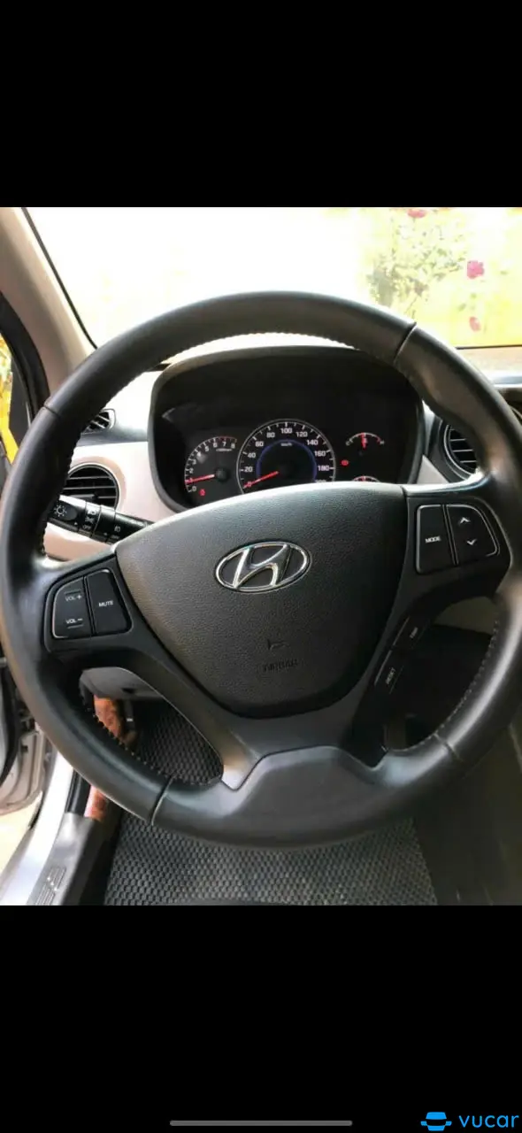 Hyundai i10 Grand 1.0 MT Base 2015 - Nội thất 6