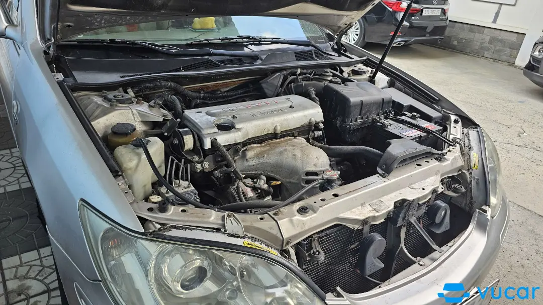 Toyota Camry 2.4G 2004 - Khoang động cơ 2