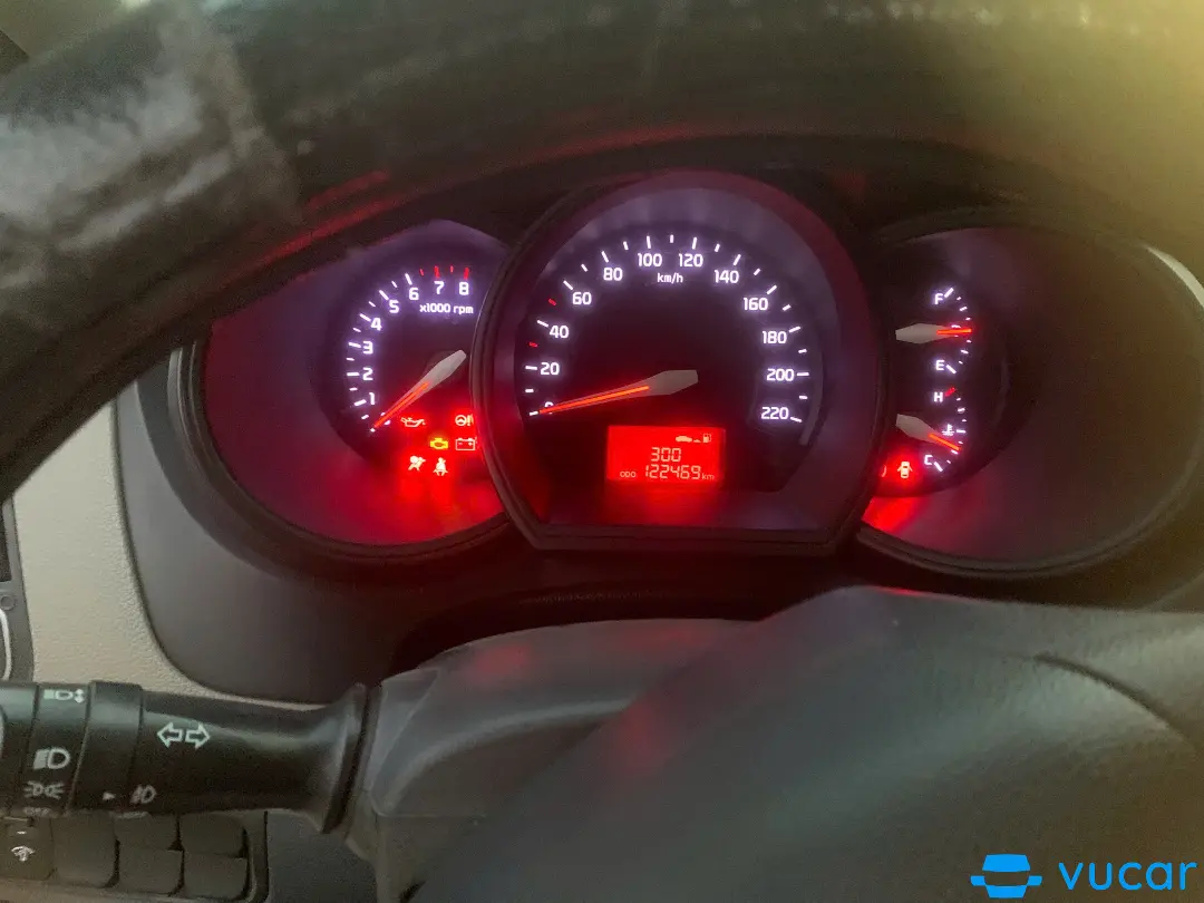 Kia số sàn 2017 - Nội thất 4