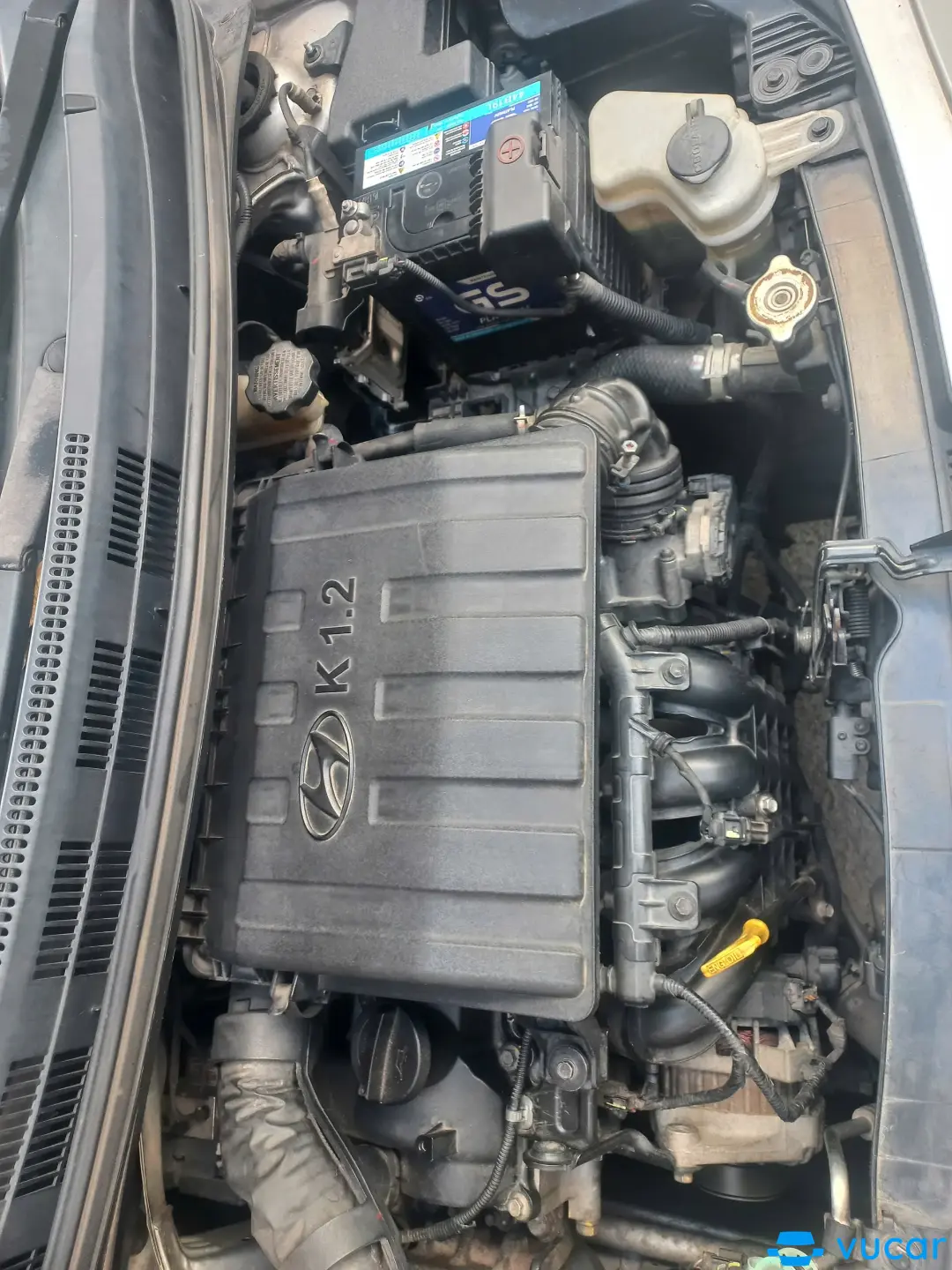 Hyundai i10 Grand 1.2 MT Sedan 2018 - Khoang động cơ 1