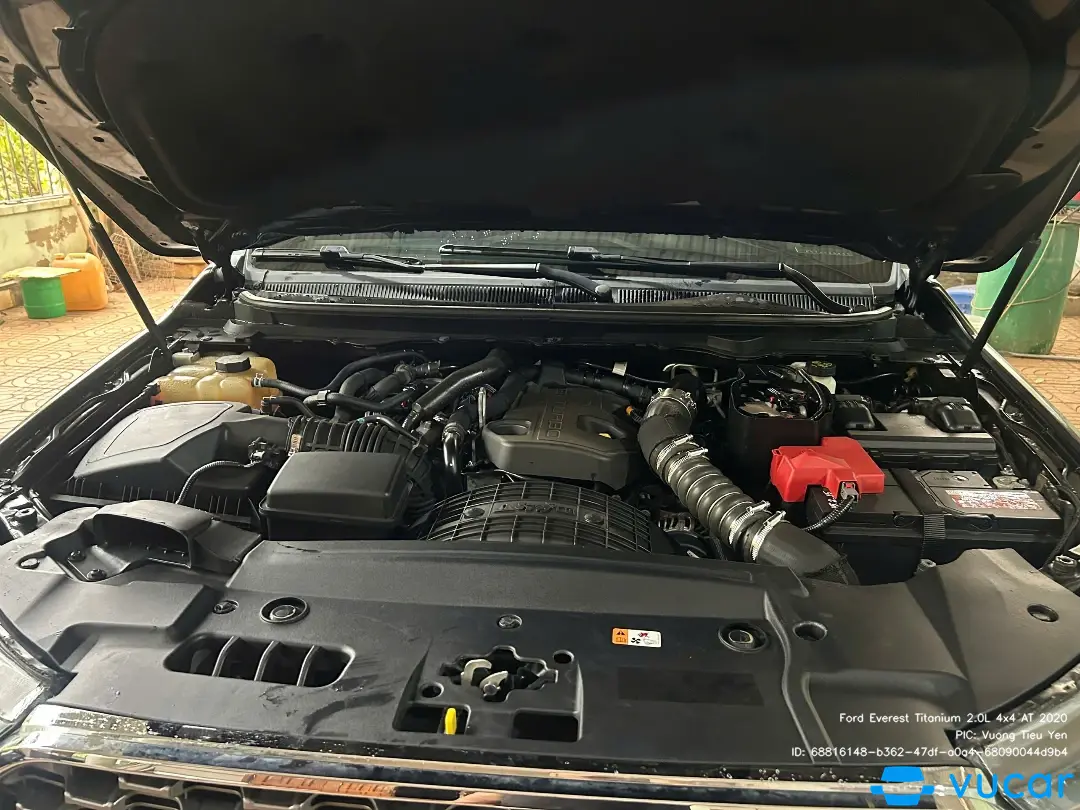 Ford Everest Titanium 2.0L 4x4 AT 2020 - Khoang động cơ 1
